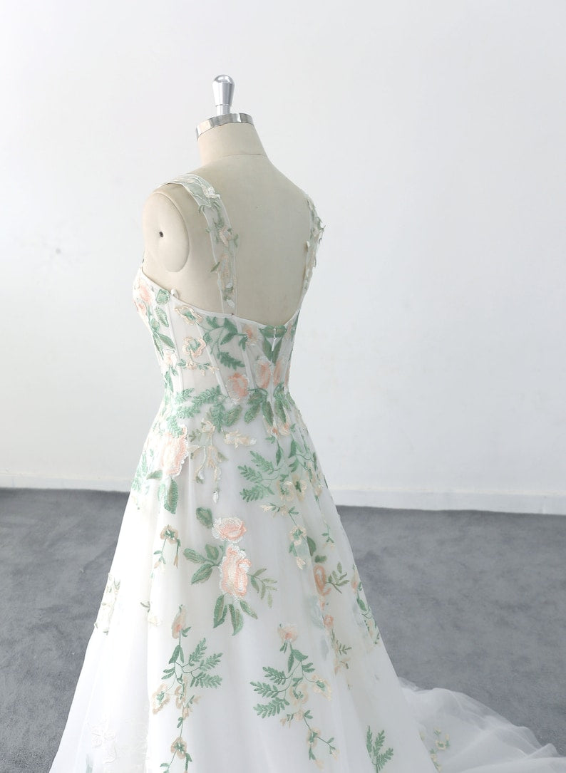 Green Straps Forest Style Lace Wedding Dresses