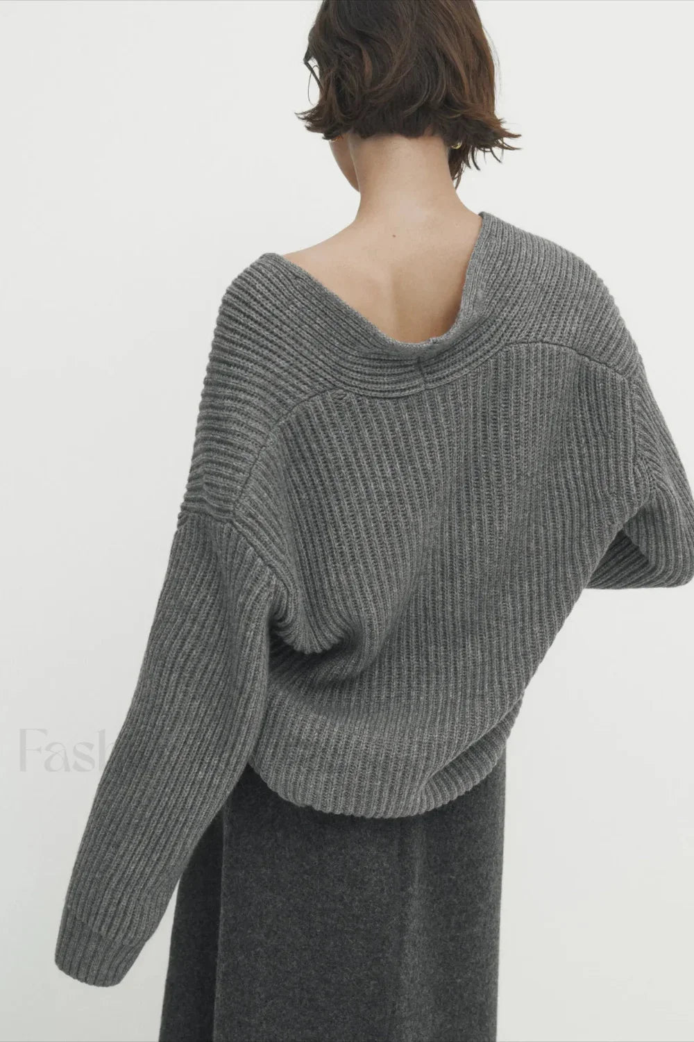 Minimalist Beige V-neck Knit Cardigan