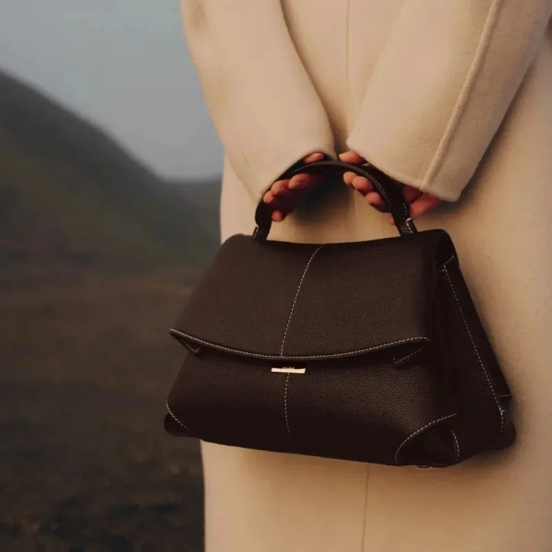 High-End Luxury Leather Smile Bag Designer Handbag with Pleated Design